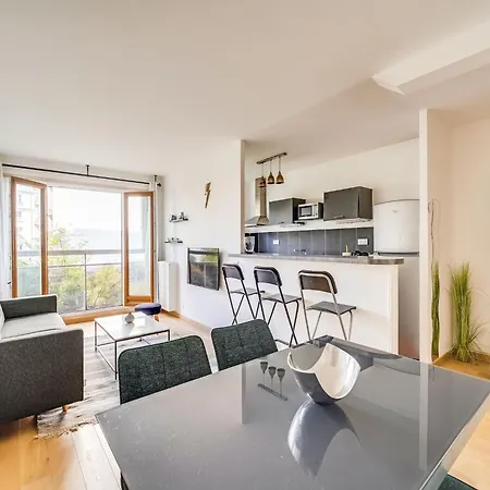 2bdr Flat For 4 People Near Bastille Nation *