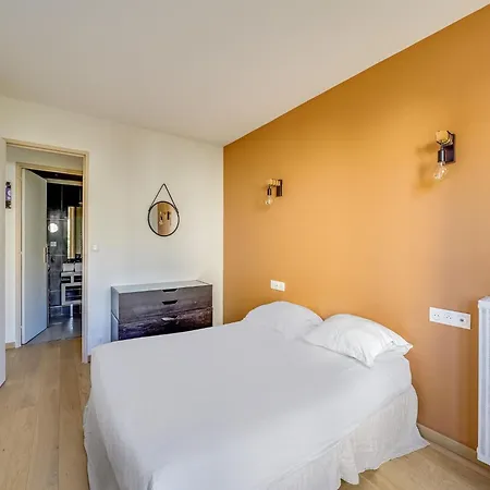 2bdr Flat For 4 People Near Bastille Nation